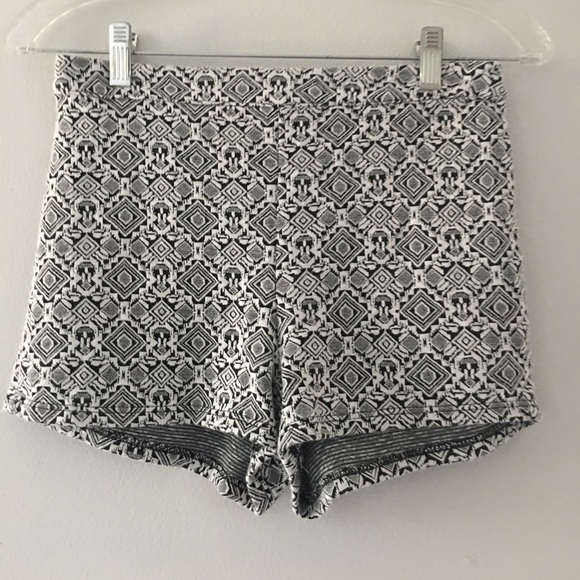 Printed soft shorts - Picture 3 of 5
